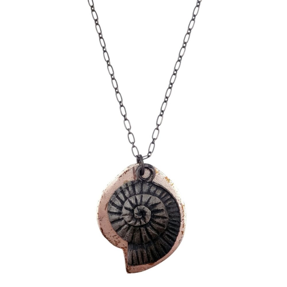 Anju Antiqued Pewter Seashell on Shiny Pewter Back Plate Pendant Necklace - NEW